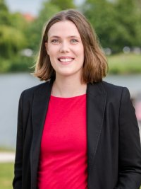 Yvonne Karst